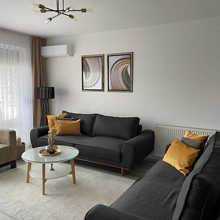Apartment Prizreni-Free Private Parking Екстериор снимка