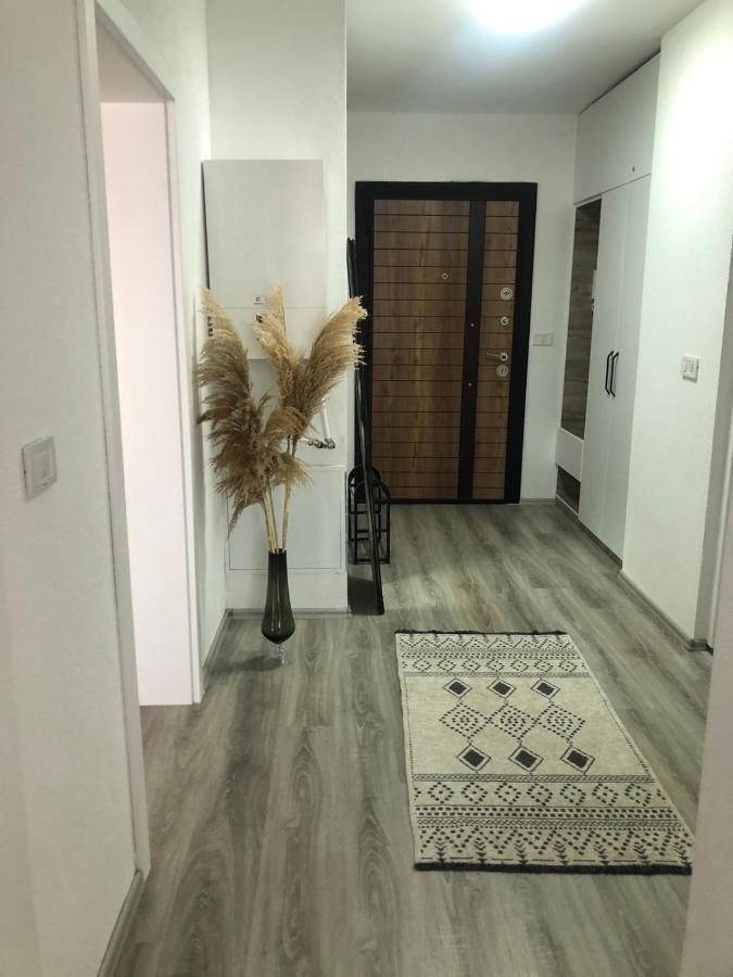 Apartment Prizreni-Free Private Parking Екстериор снимка