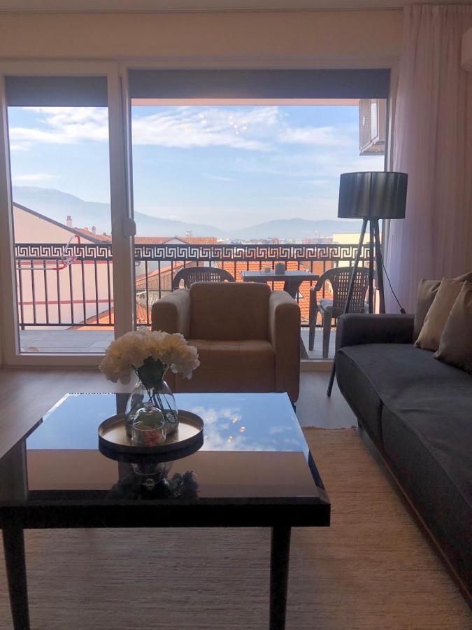 Apartment Prizreni-Free Private Parking Екстериор снимка
