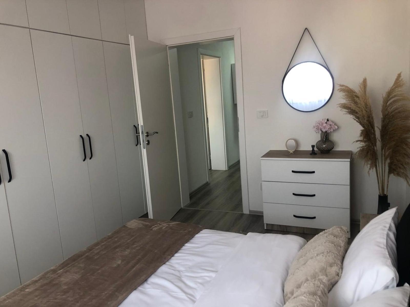 Apartment Prizreni-Free Private Parking Екстериор снимка