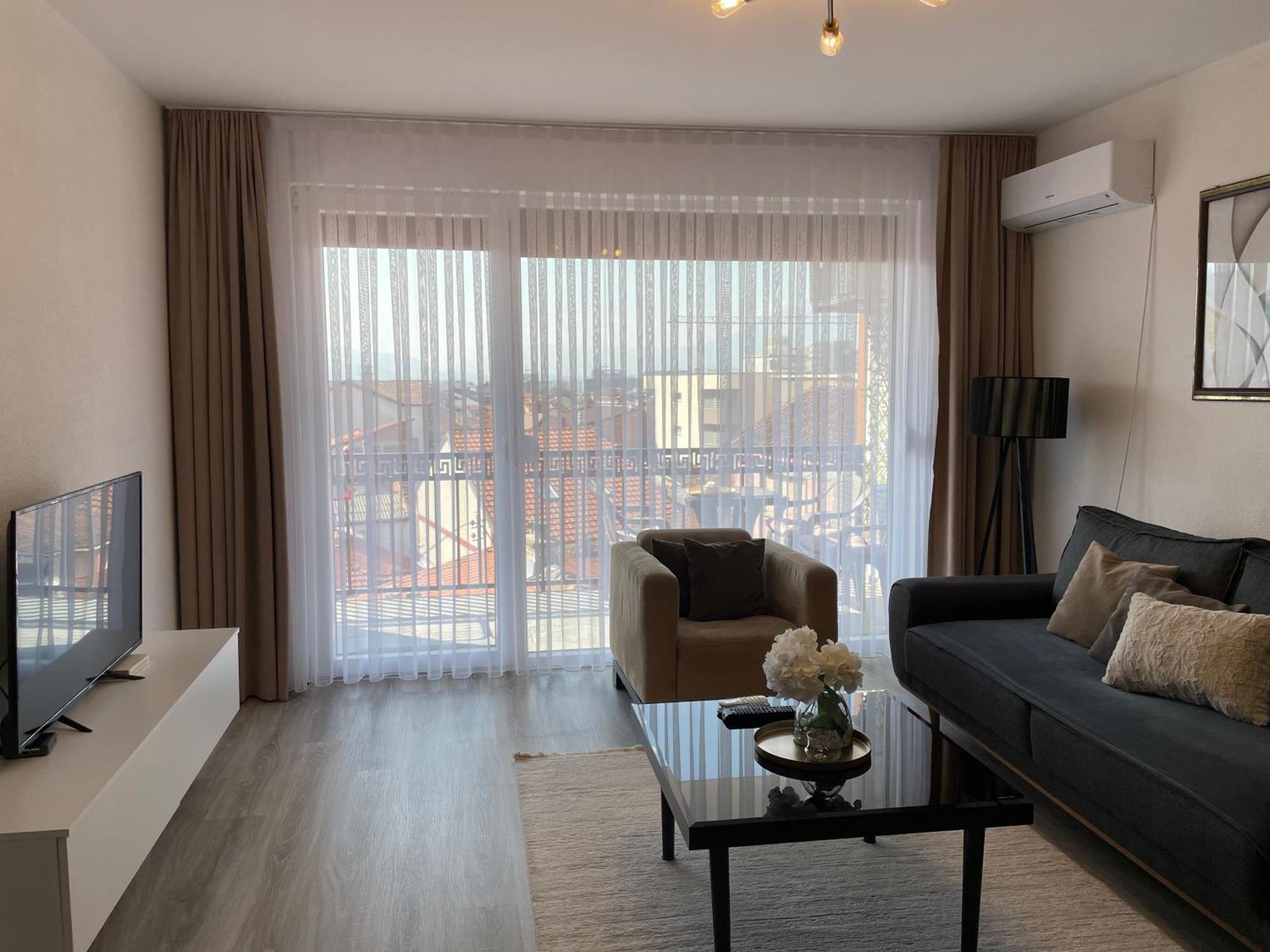 Apartment Prizreni-Free Private Parking Екстериор снимка