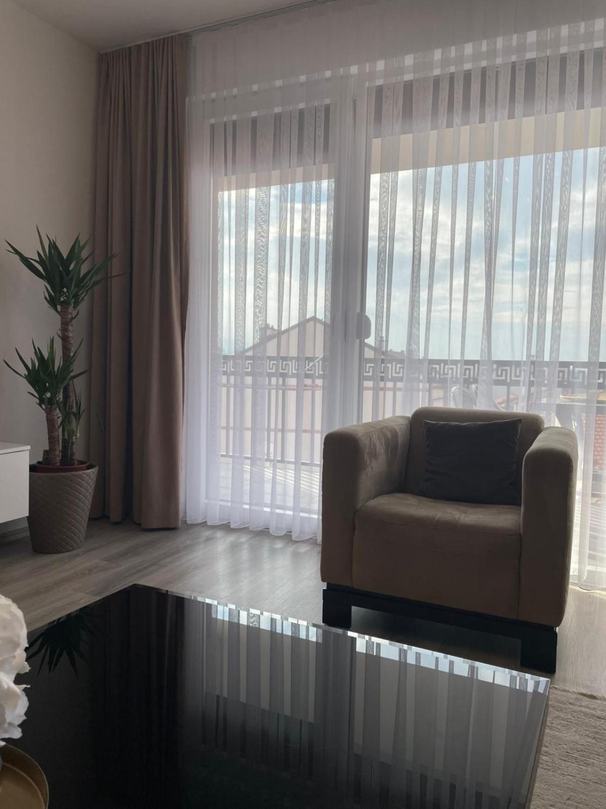 Apartment Prizreni-Free Private Parking Екстериор снимка