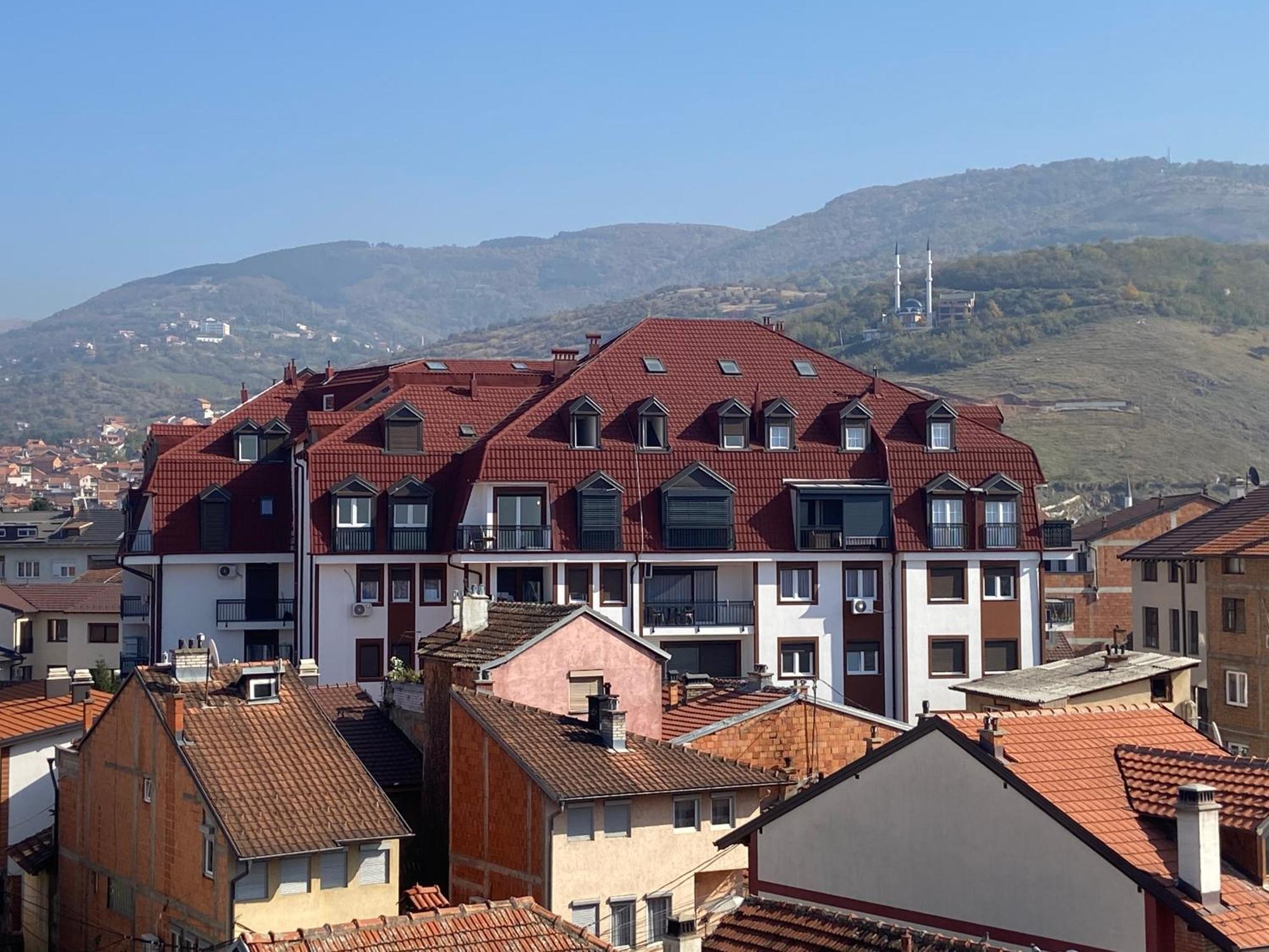 Apartment Prizreni-Free Private Parking Екстериор снимка