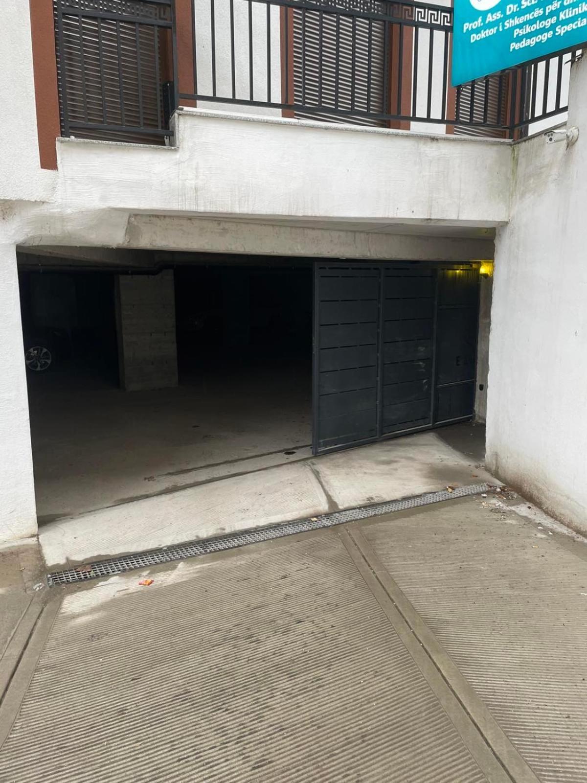 Apartment Prizreni-Free Private Parking Екстериор снимка