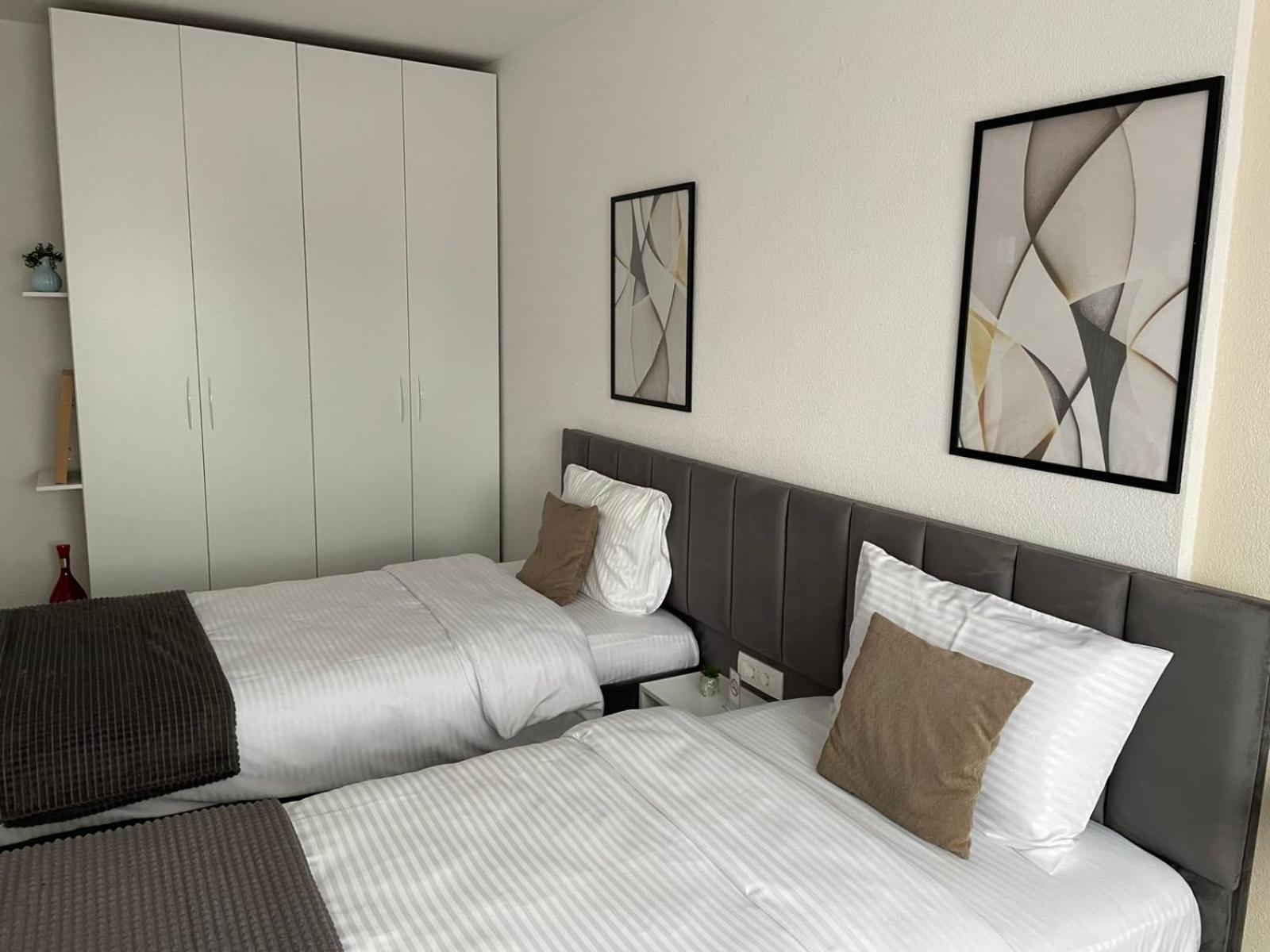 Apartment Prizreni-Free Private Parking Екстериор снимка