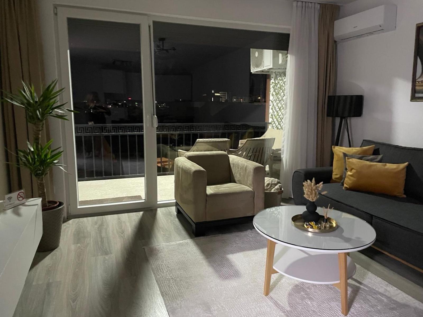 Apartment Prizreni-Free Private Parking Екстериор снимка