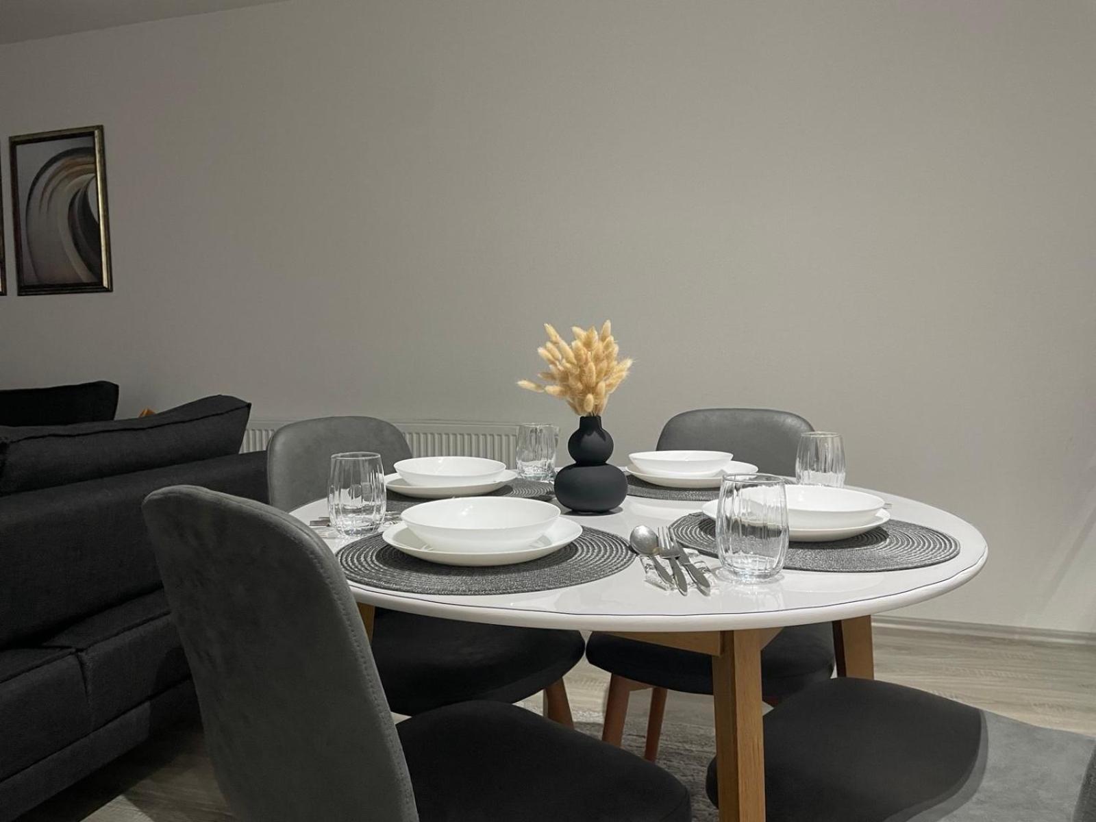 Apartment Prizreni-Free Private Parking Екстериор снимка