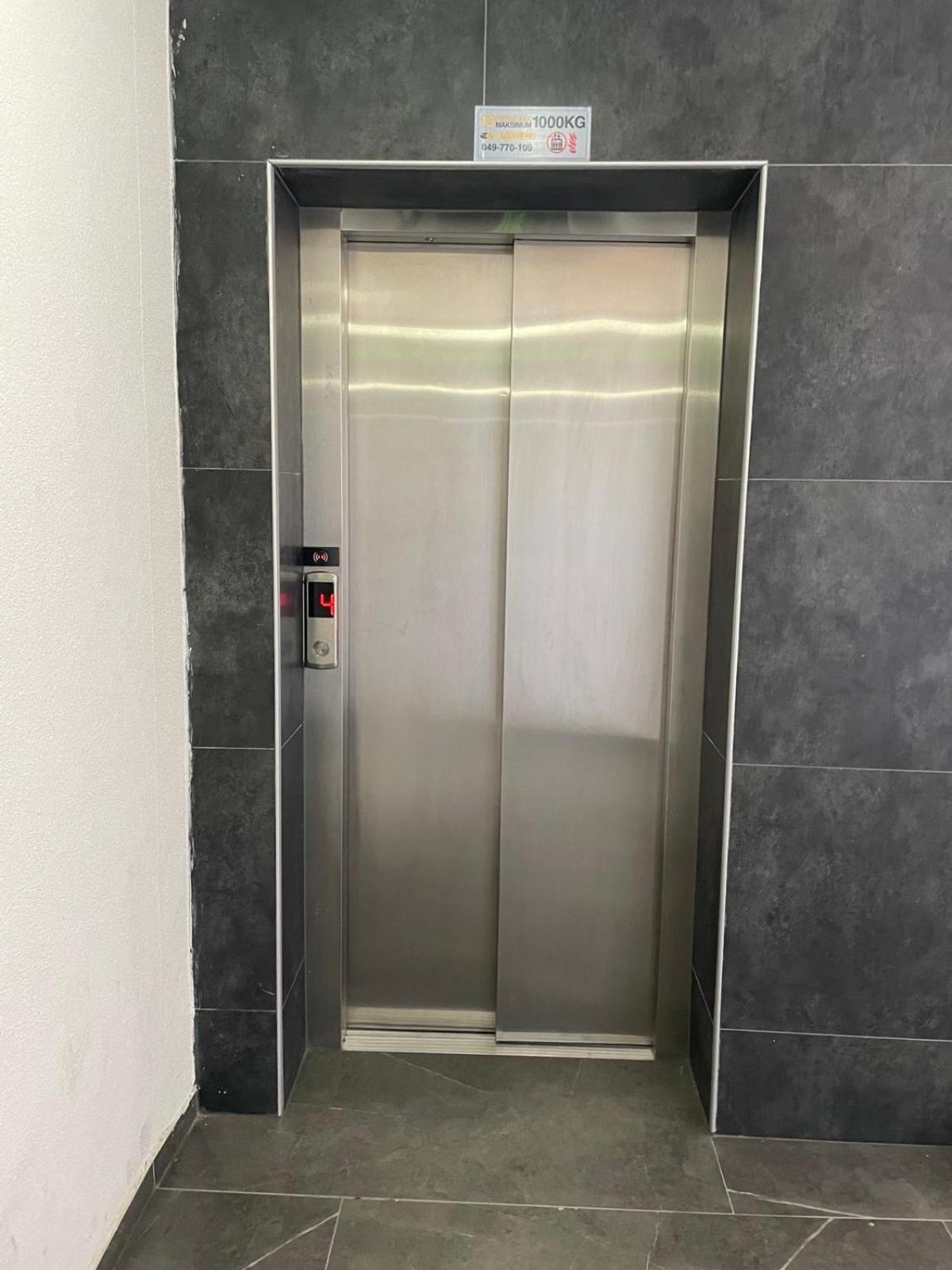 Apartment Prizreni-Free Private Parking Екстериор снимка